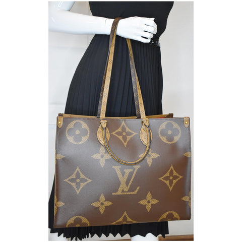 Louis Vuitton Onthego GM Monogram Canvas Handbag