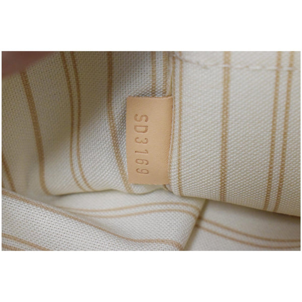 LOUIS VUITTON Neverfull MM Damier Azur Pochette Wristlet Pouch White