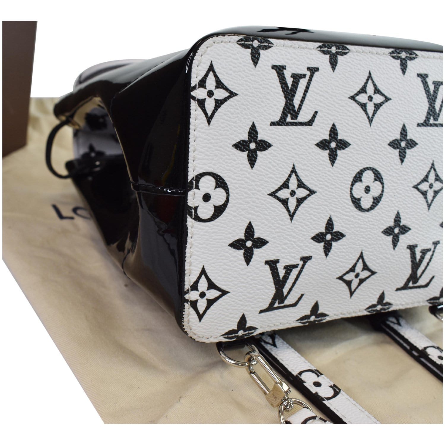 LOUIS VUITTON Spring Street Monogram Vernis Top Handle Handbag - Boca Pawn