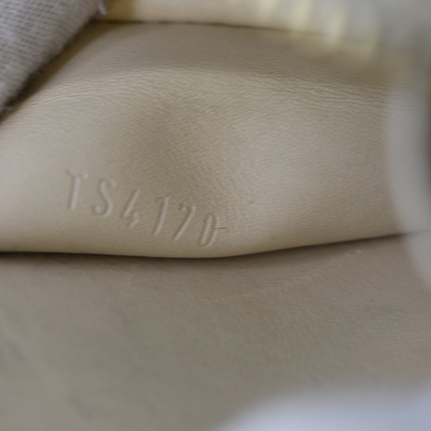 Louis Vuitton White Monogram Vernis Leather Heart Coin Purse' In No Color, ModeSens
