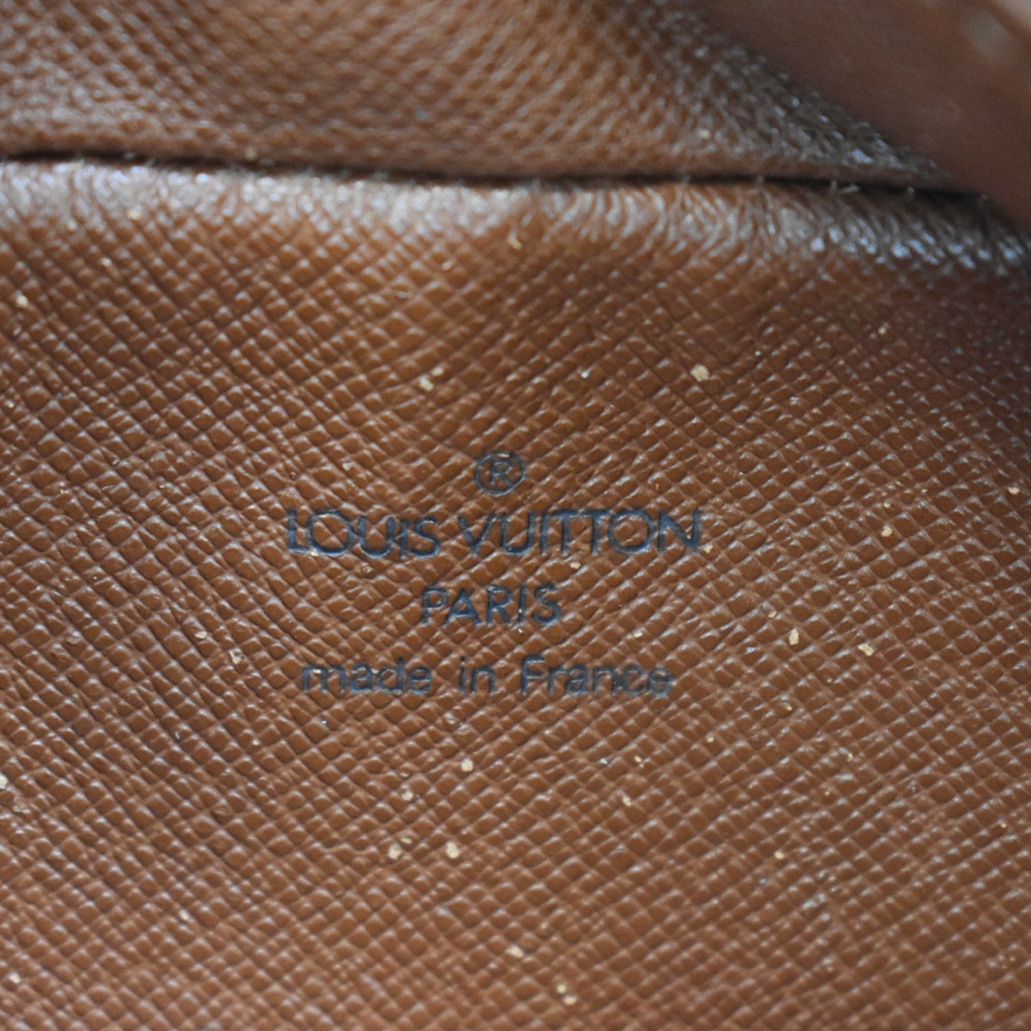 Cite cloth handbag Louis Vuitton Brown in Cloth - 36354153