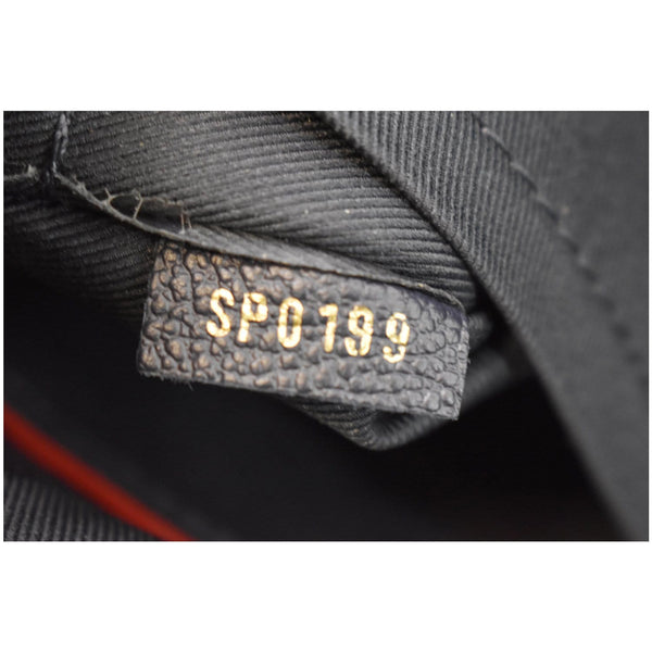 Louis Vuitton Blanche MM Empreinte Leather Shoulder Bag code