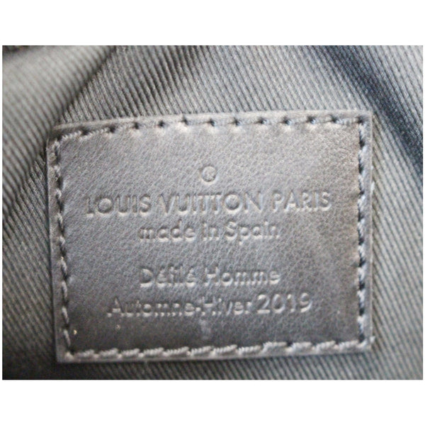 Louis Vuitton Sac Danube Taiga Messenger Crossbody logo