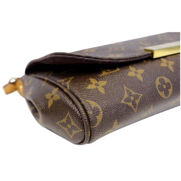 Louis Vuitton Favorite MM - Lv Monogram Crossbody Bag - corner