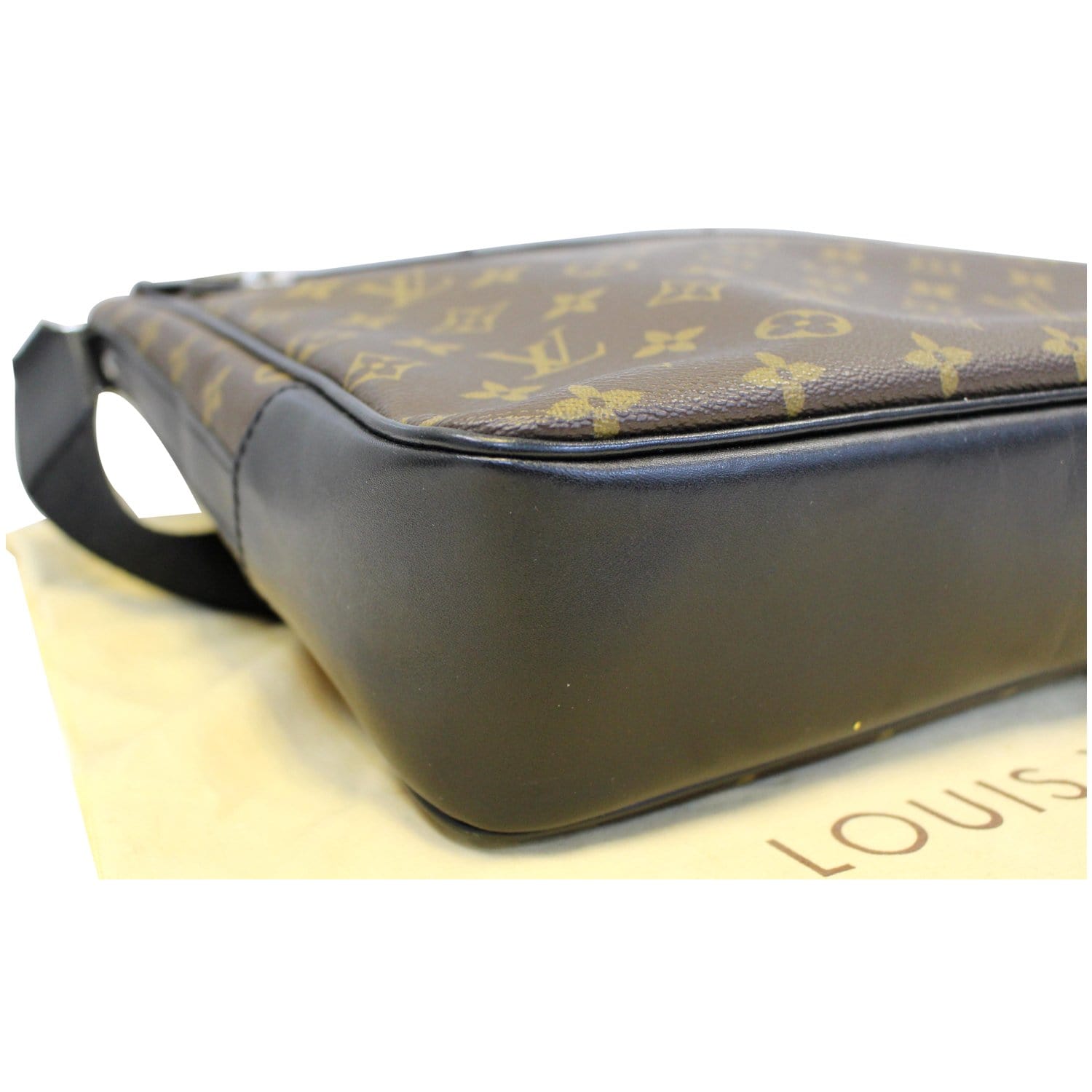 Louis Vuitton Monogram Macassar Bass MM - Brown Messenger Bags, Bags -  LOU806324