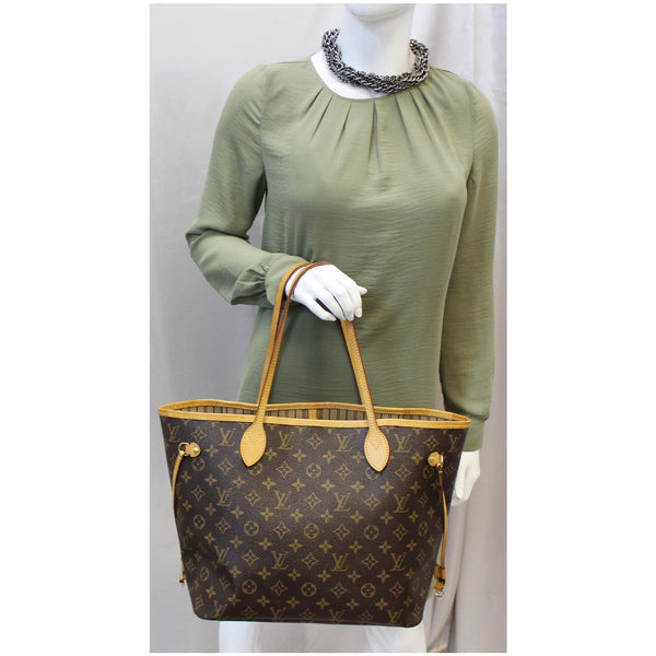 LOUIS VUITTON Neverfull MM Monogram Canvas Tote Shoulder Bag Brown