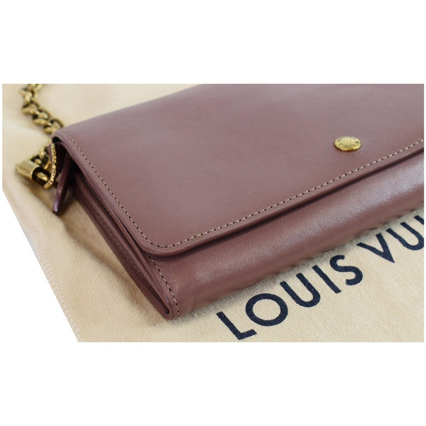 side preview lv Sarah Cuir Boudoir Chain Wallet Rose