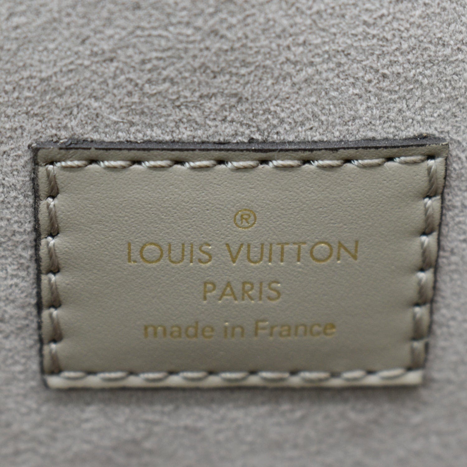 Louis Vuitton Bicolor Dove/Creme Monogram Giant Empreinte Leather NeoNoe MM  Bag - Yoogi's Closet