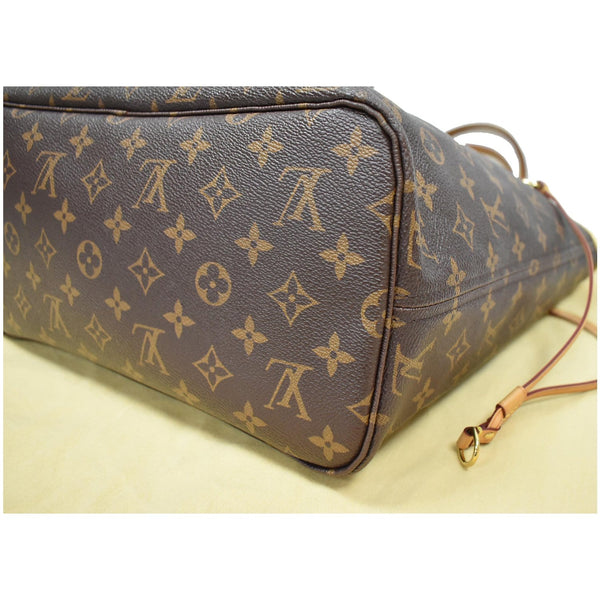 Louis Vuitton Neverfull MM Monogram Canvas Tote Bag - bottom corner