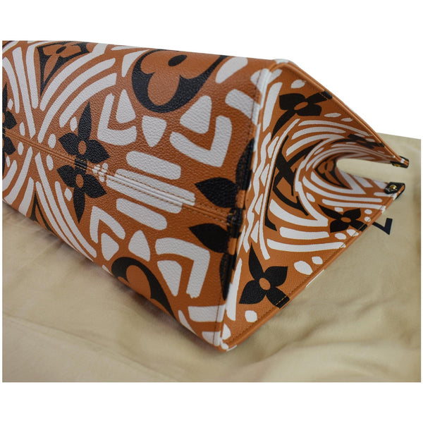 Louis Vuitton Onthego GM Crafty Monogram Handbag corner preview