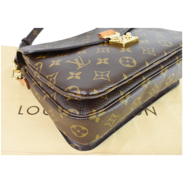 Louis Vuitton Metis Pochette Monogram Canvas Tote Bag - left corner