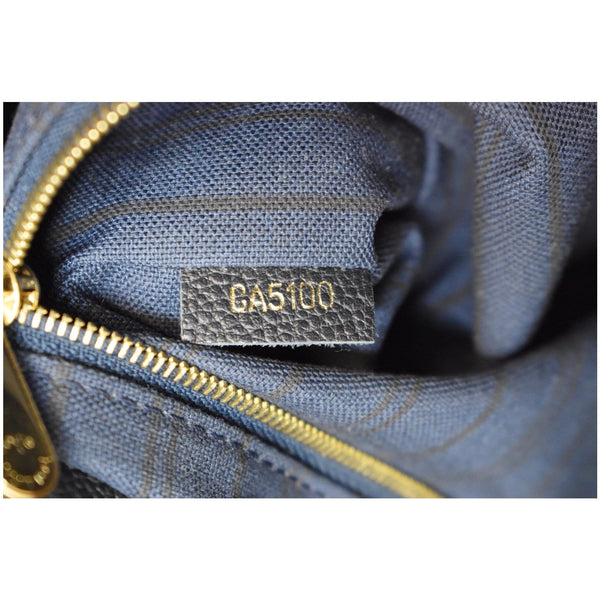 Louis Vuitton Artsy MM Empreinte Leather Shoulder Bag - code CA5100 | DDH