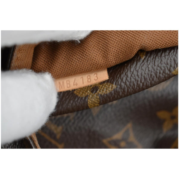 Louis Vuitton Totally MM Monogram Canvas Shoulder Bag