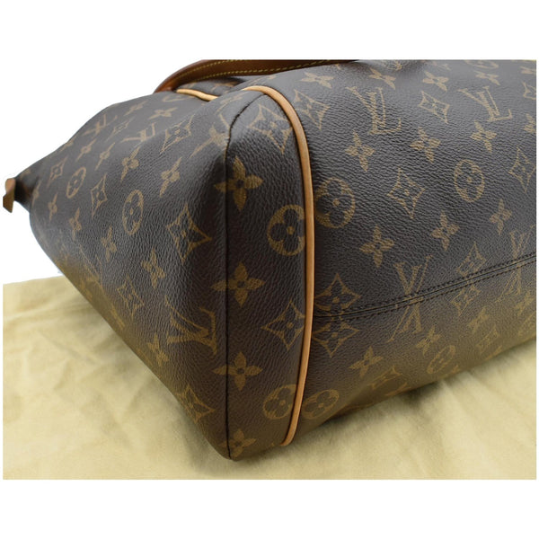 Louis Vuitton Totally MM Monogram Canvas Shoulder Bag corner