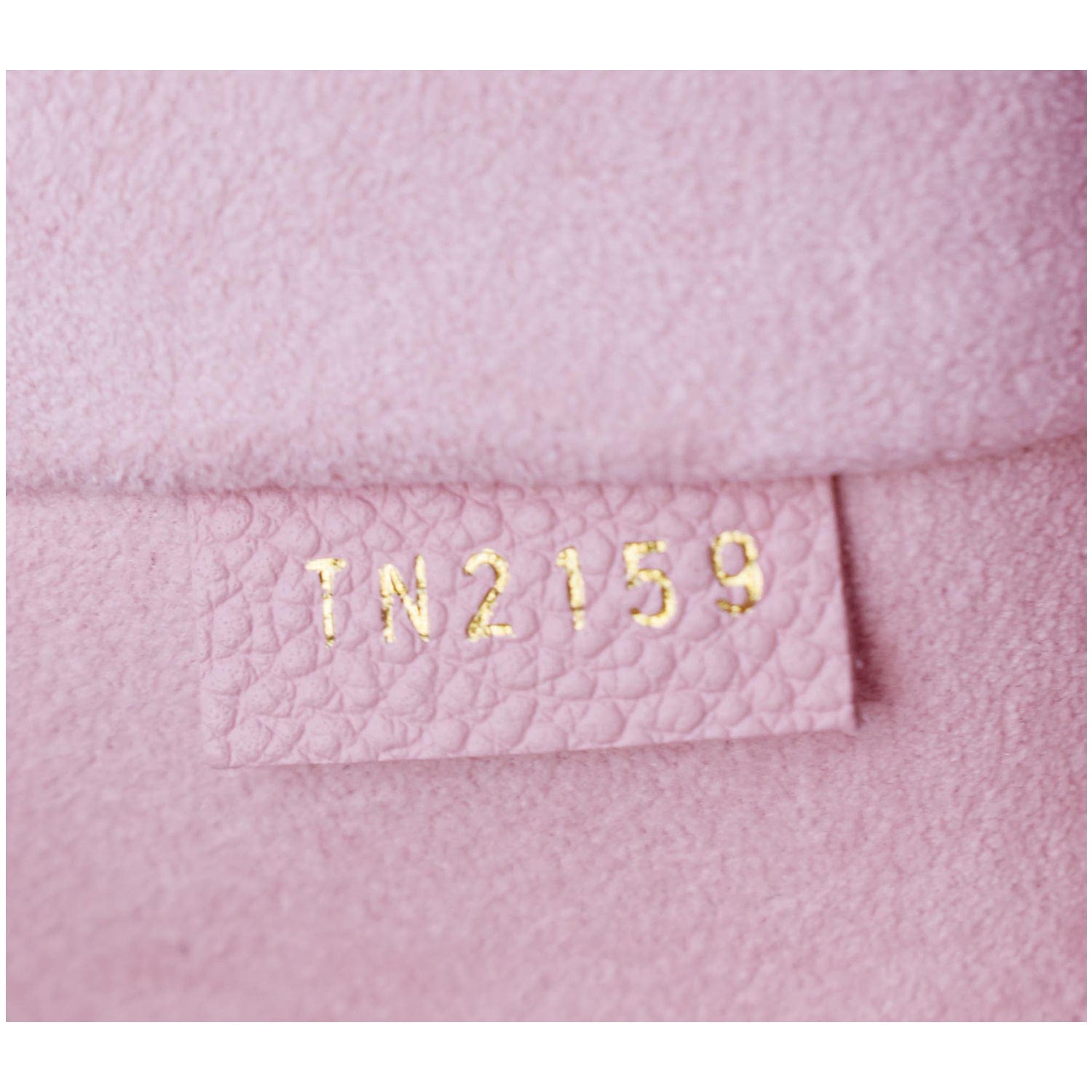 Louis Vuitton Damier Azur Pink Daily Pouch Zip Porfolio Clutch 8LU0224 For  Sale at 1stDibs