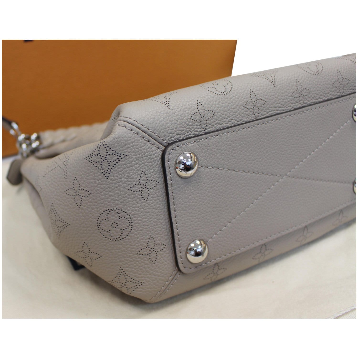 Louis Vuitton Babylone BB Two-Way Bag Galet Beige Mahinda Leather –  ＬＯＶＥＬＯＴＳＬＵＸＵＲＹ