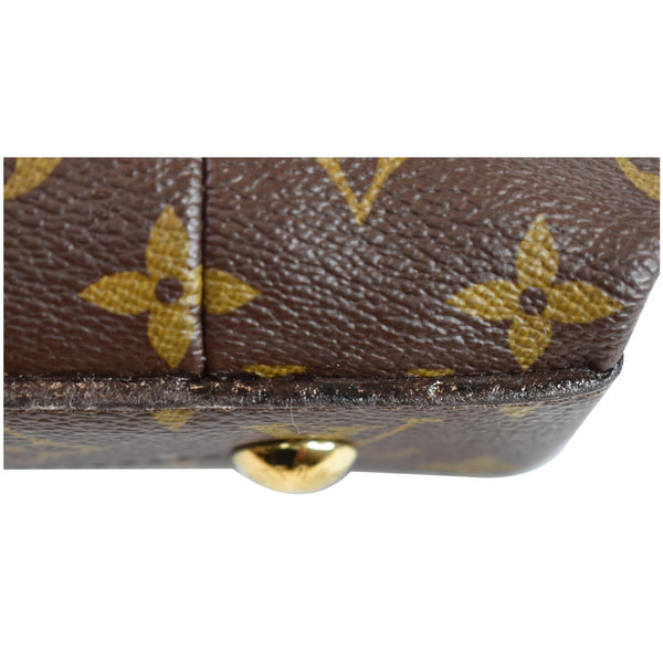 Louis Vuitton Metis Hobo Monogram Canvas Shoulder Bag - corner seams