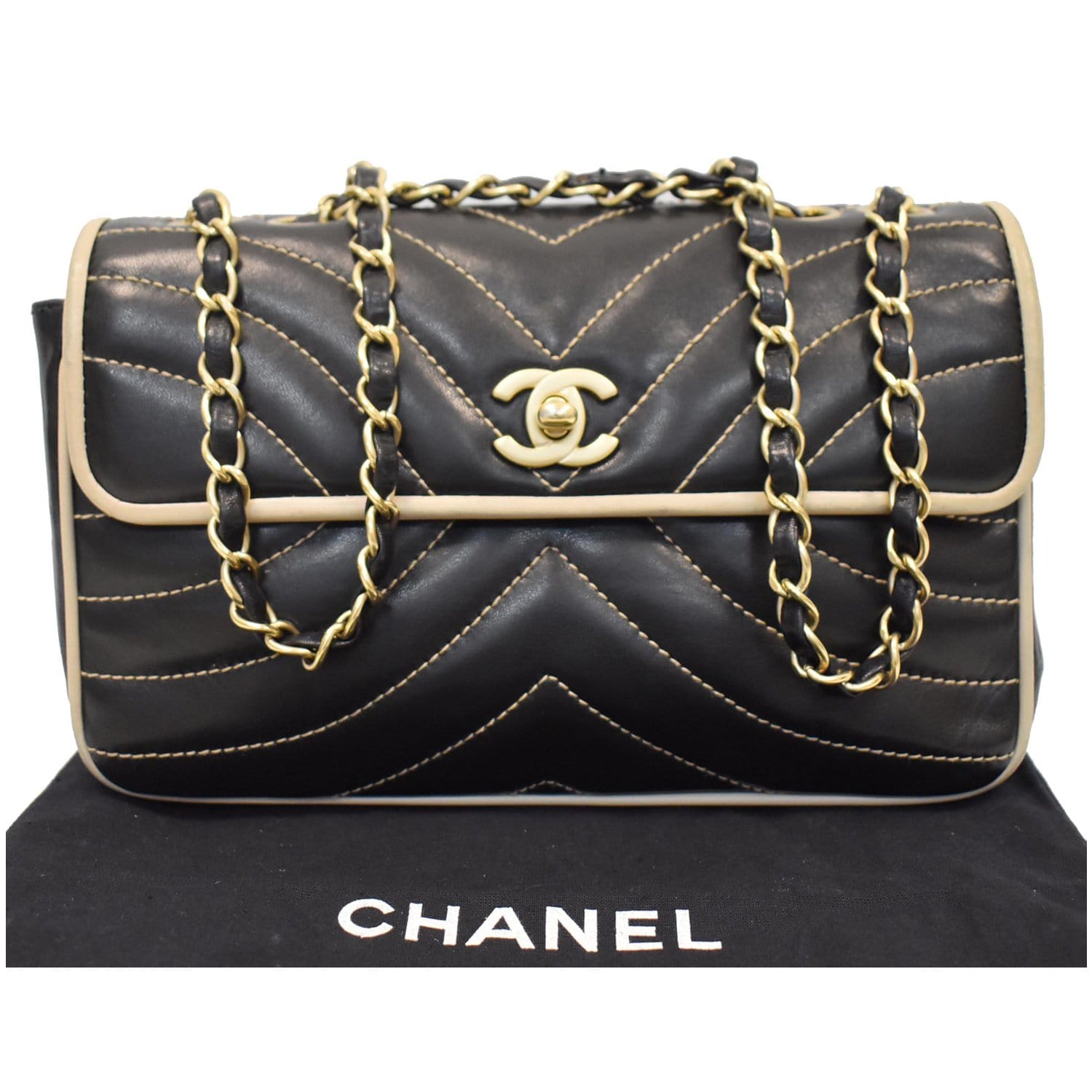 CHANEL CHEVRON QUILTED CALFSKIN O CLUTCH BAG – Caroline's Fashion Luxuries
