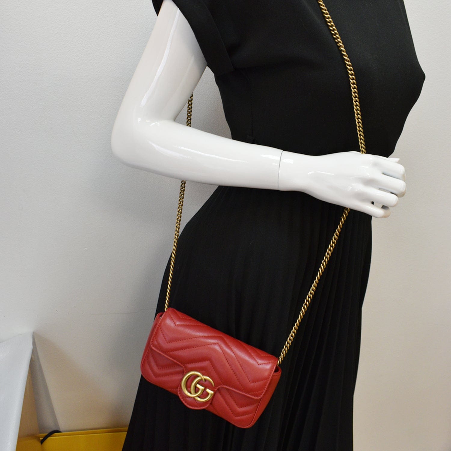 GUCCI GG Marmont Super Mini Leather Crossbody Bag Red 476433