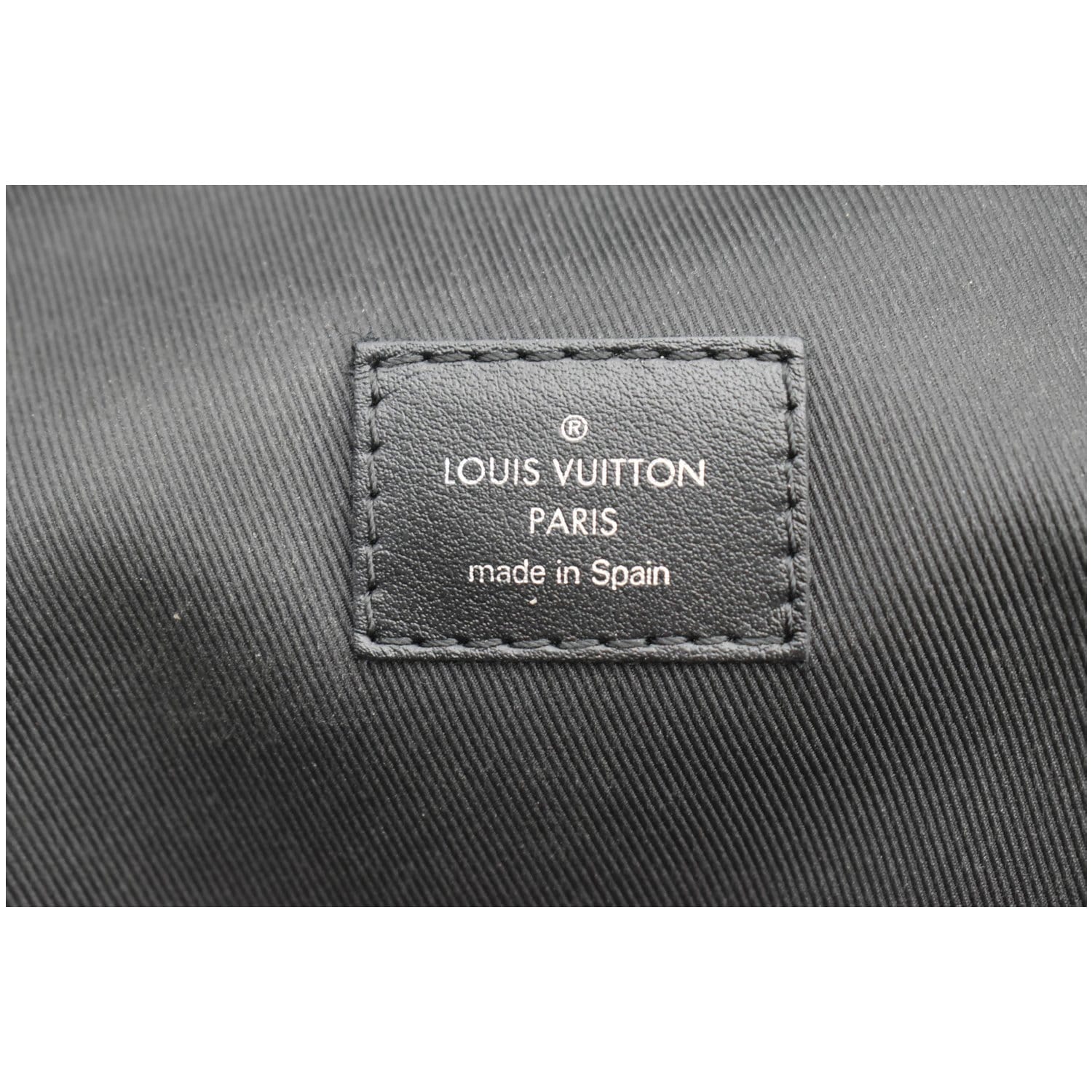 louis vuitton avenue sling bag dimensions