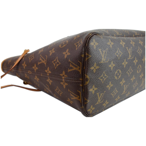 Louis Vuitton Neverfull Bottom corner Tote Bag