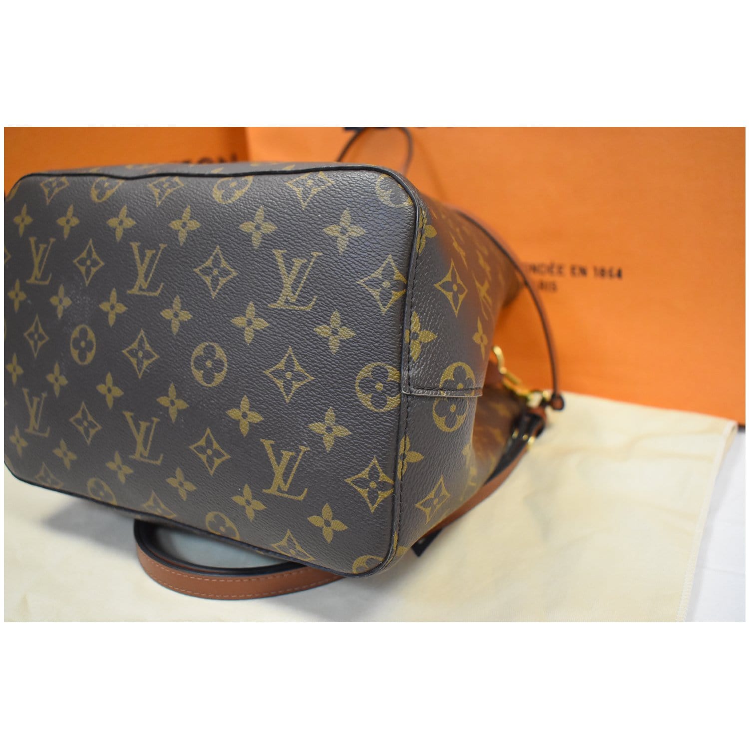 Louis+Vuitton+N%C3%A9oNo%C3%A9+Shoulder+Bag+Brown+Leather for sale online