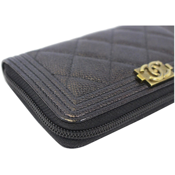 Chanel Boy Caviar leather wallet -corner