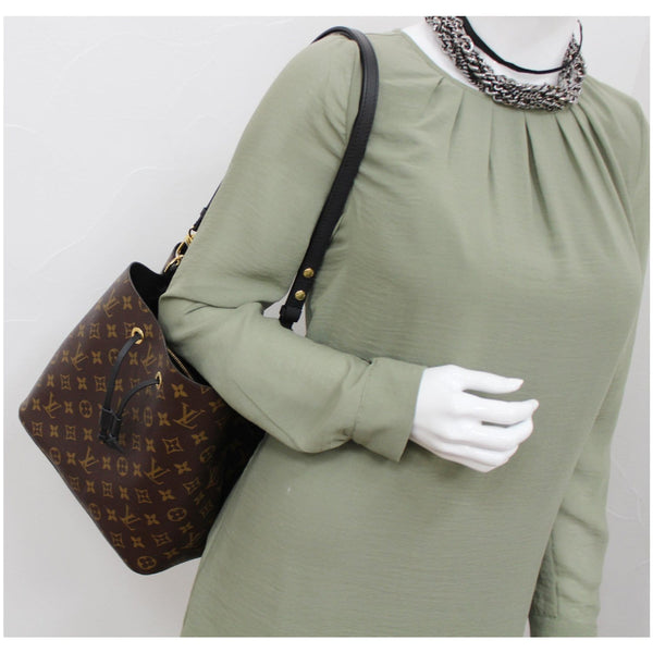 LOUIS VUITTON Neonoe Monogram Canvas Shoulder Bag Black