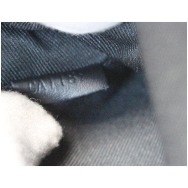 item code lv Sac Danube Taiga Messenger Crossbody Tote