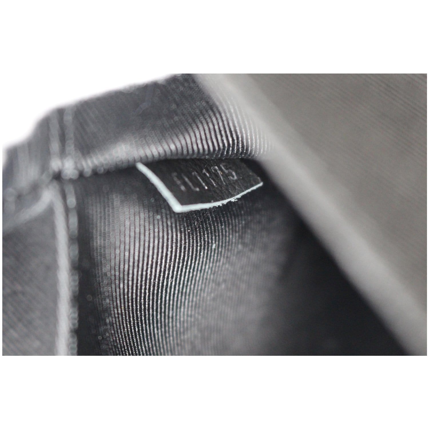 Louis Vuitton Lockme II BB – Pursekelly – high quality designer