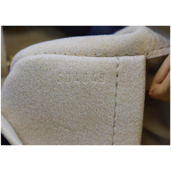 Louis Vuitton Galliera PM Monogram Canvas Shoulder Bag code SD4049