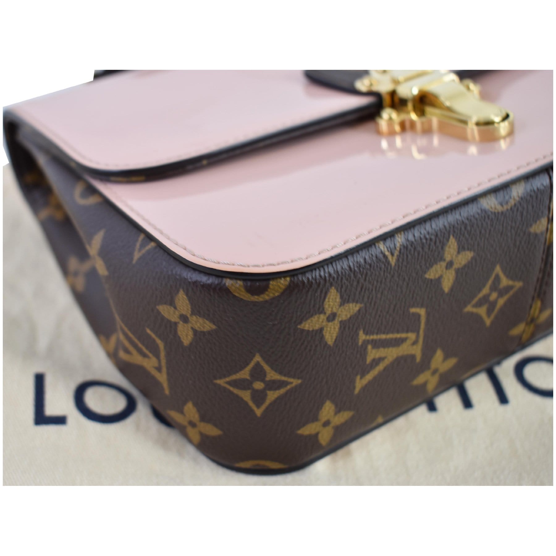 Louis vuitton Cherrywood BB Noir Mirror Vernis Patent Leather Bag For Sale  at 1stDibs
