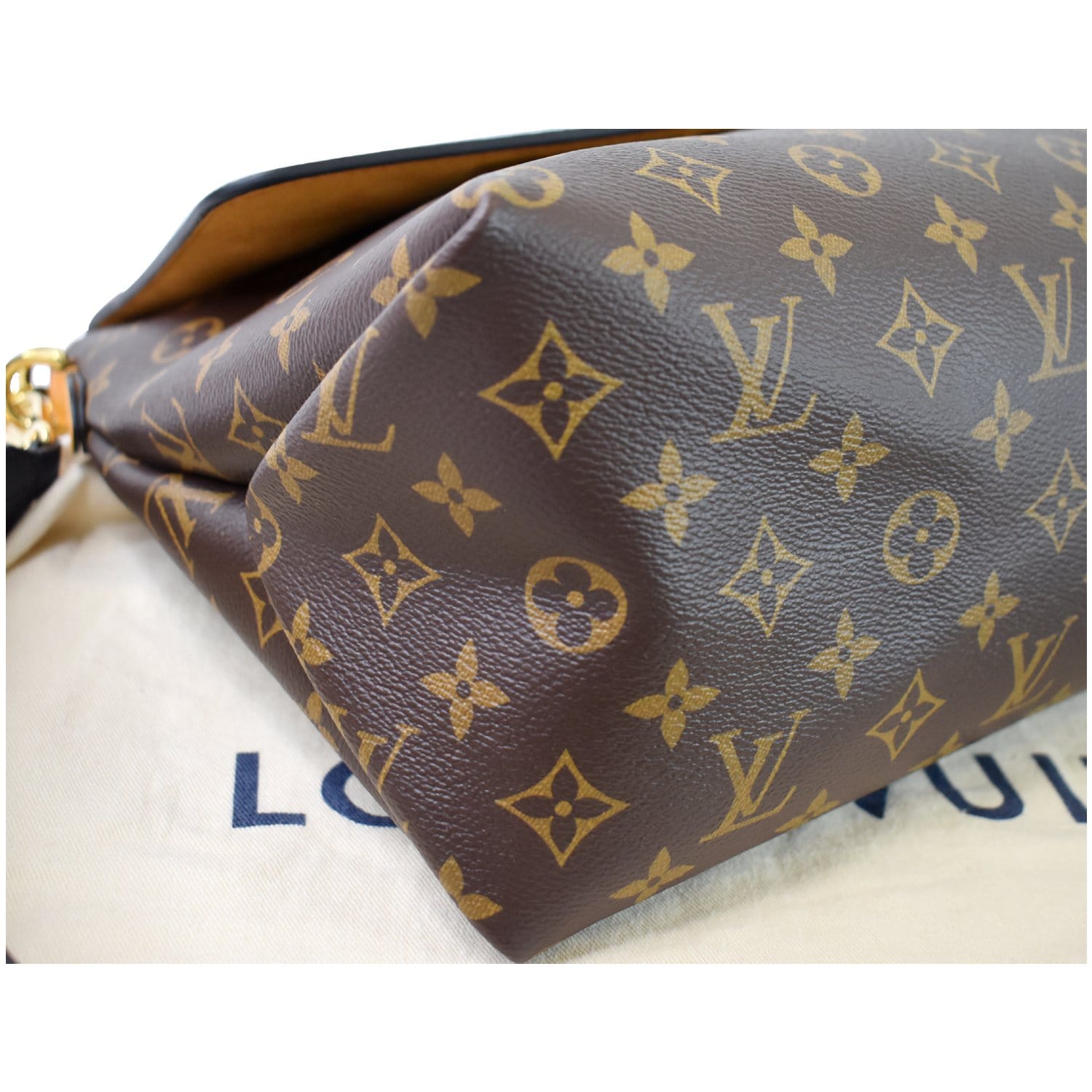 Beaubourg fabric handbag Louis Vuitton Brown in Cloth - 35416212