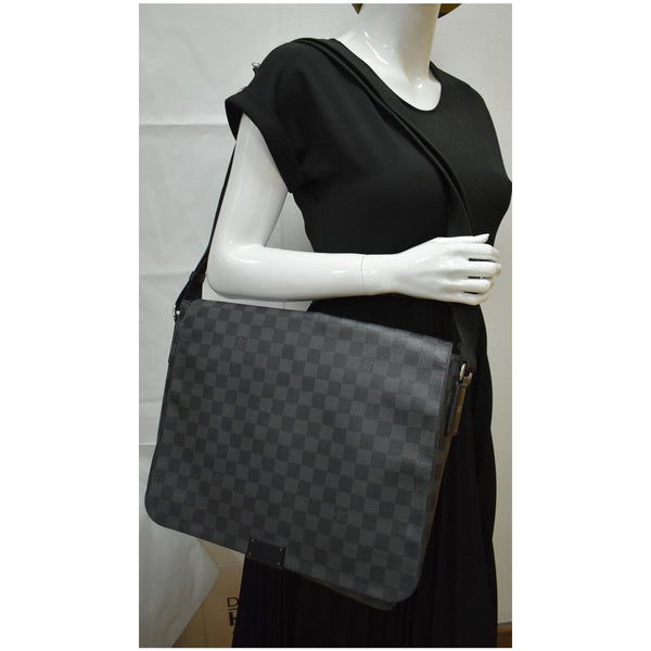 LOUIS VUITTON District GM Damier Graphite Messenger Crossbody Bag Black