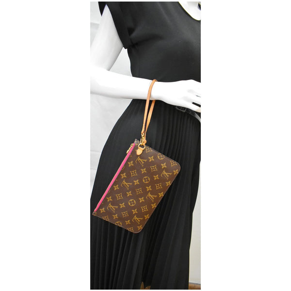 LOUIS VUITTON Neverfull MM Monogram Canvas Pochette Wristlet Pouch Brown