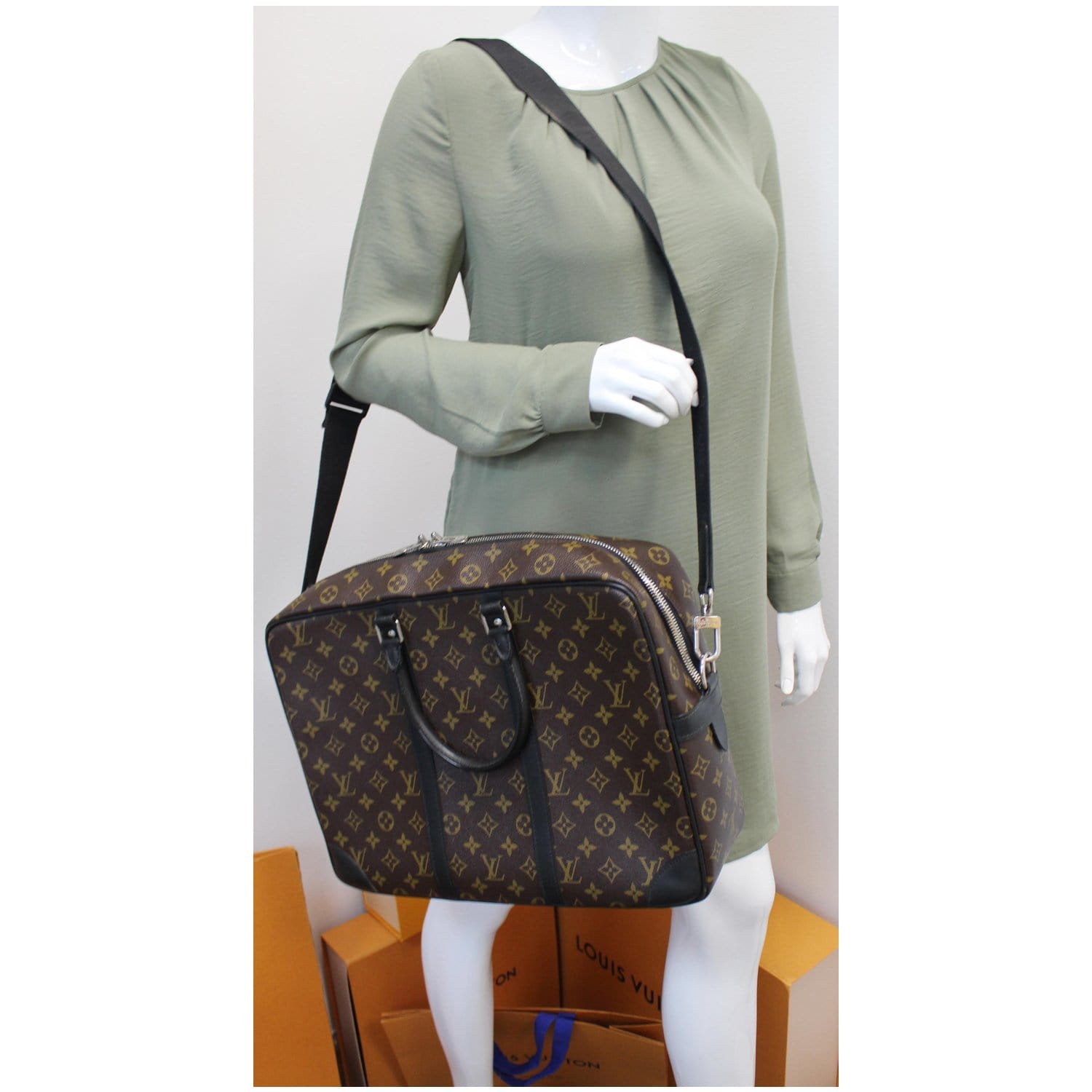 Louis Vuitton Macassar porte documents voyage Brown Cloth ref.148428 - Joli  Closet
