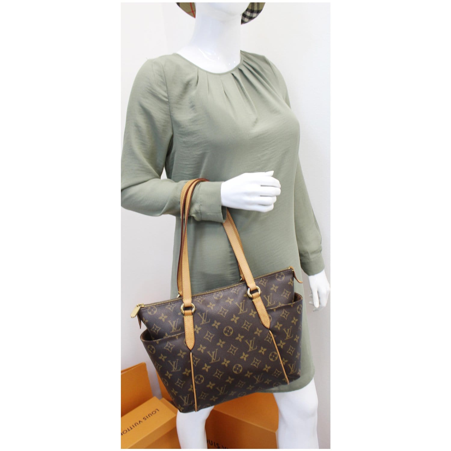Louis Vuitton Monogram Totally PM - Brown Shoulder Bags, Handbags -  LOU756597