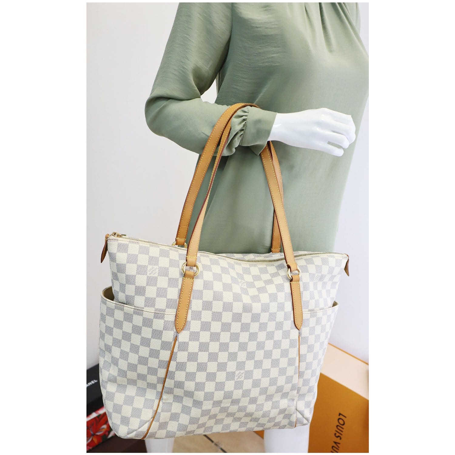 Auth Louis Vuitton Totally GM White Checkered Coated Canvas Shoulder Tote  Bag 