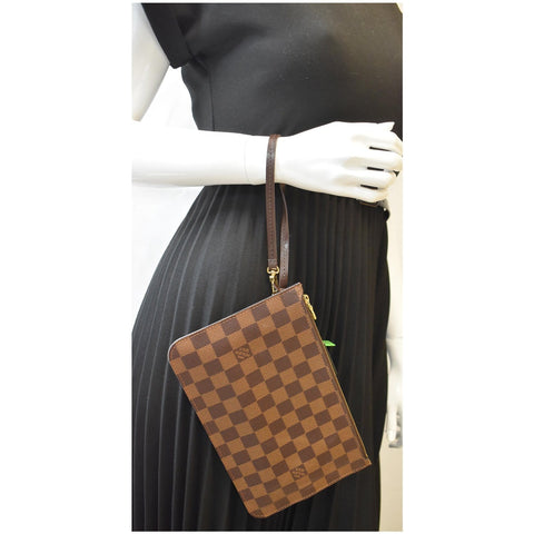 LOUIS VUITTON  Pochette Wristlet Pouch Monogram Canvas Neverfull MM Brown