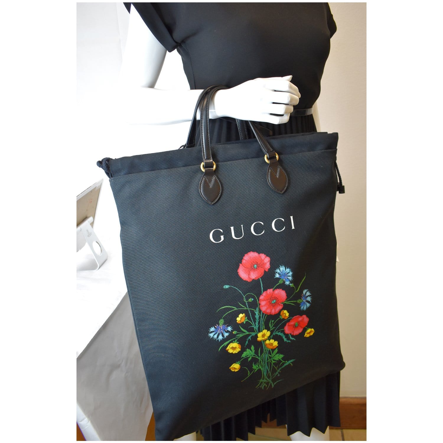 black canvas black gucci tote bag