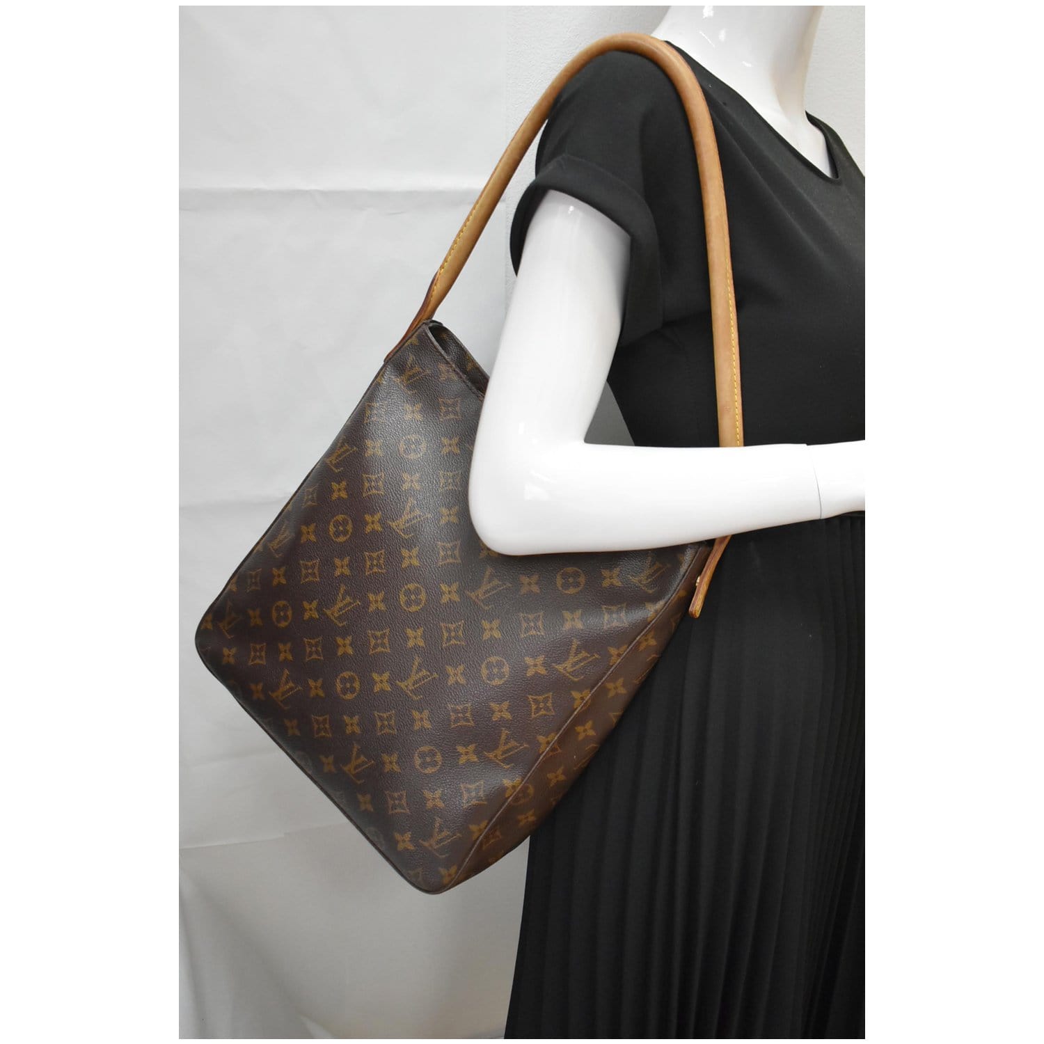 Louis Vuitton - Authenticated Looping Handbag - Cloth Brown Plain for Women, Very Good Condition