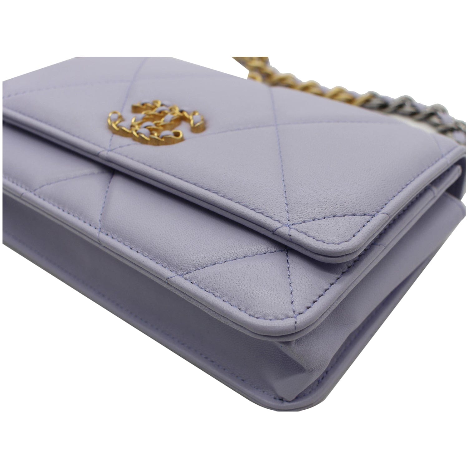 Chanelwallets Chanel 19c leather medium zip wallet 