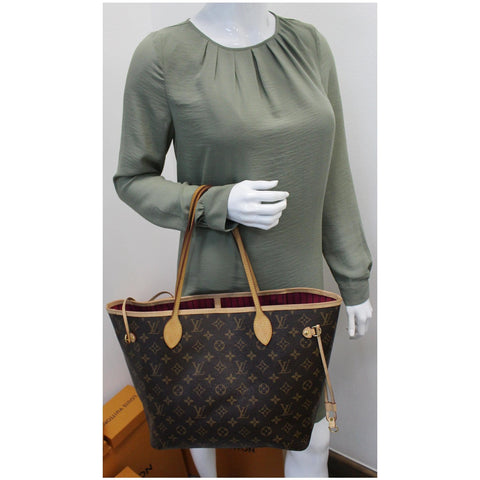 LOUIS VUITTON Neverfull MM Monogram Canvas Tote Shoulder Bag Brown