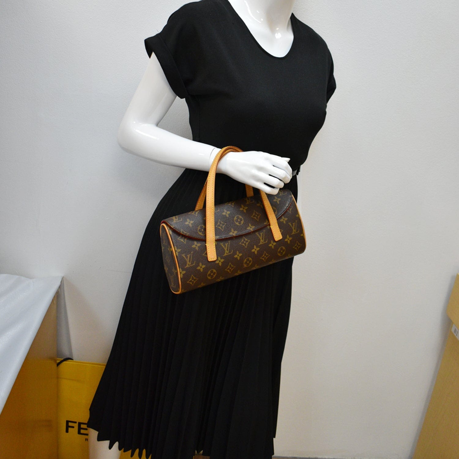 Sonatine cloth handbag Louis Vuitton Brown in Cloth - 16479315