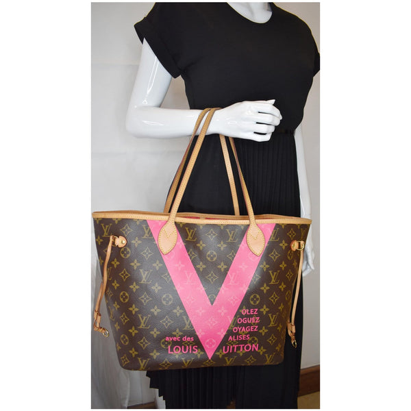 LOUIS VUITTON V Neverfull MM Monogram Canvas Shoulder Bag Brown