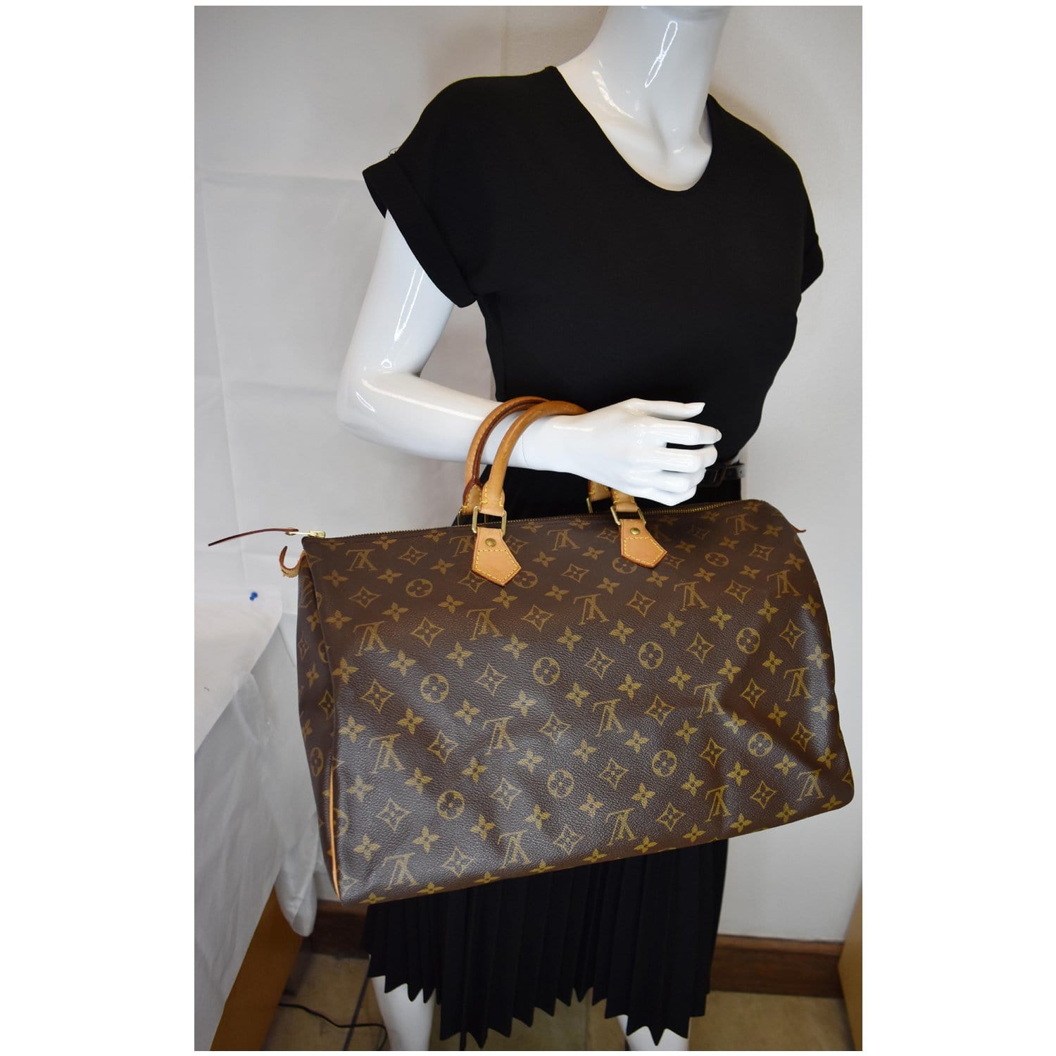 Louis Vuitton Monogram Speedy 40 Leather Fabric Brown Handbag
