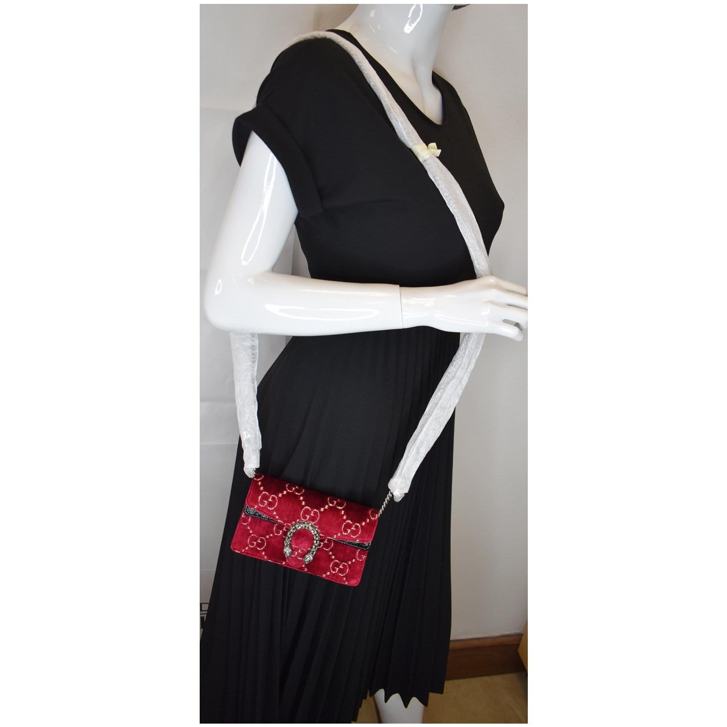 Dionysus super mini velvet crossbody bag Gucci Black in Velvet
