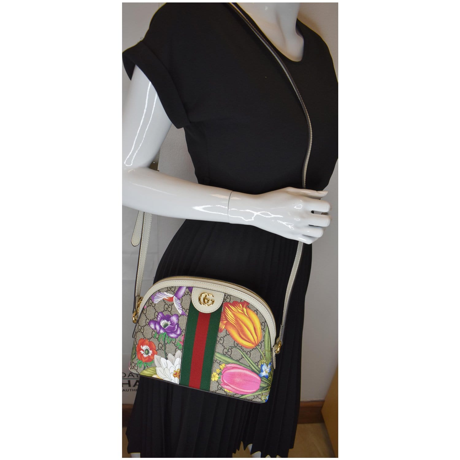 Gucci Small Ophidia GG Supreme Canvas Shoulder Bag - Beige