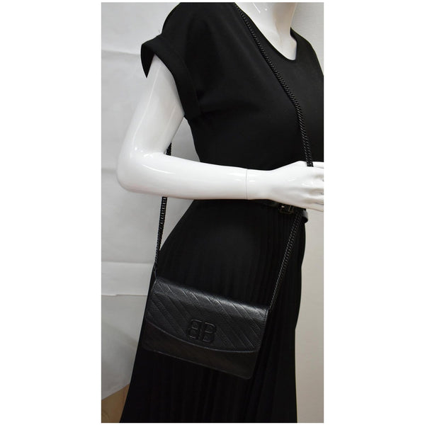 BALENCIAGA BB Logo Embossed Leather Chain Wallet Black