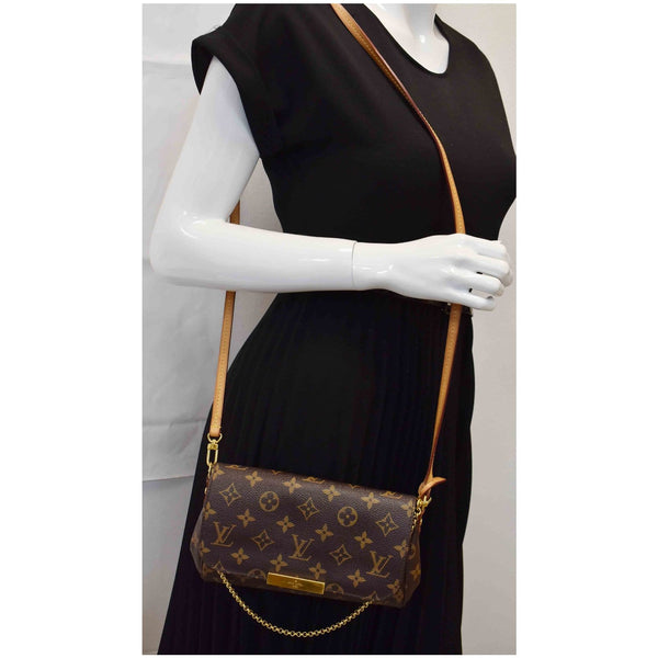 Louis Vuitton Favorite PM Monogram Canvas Shoulder bag